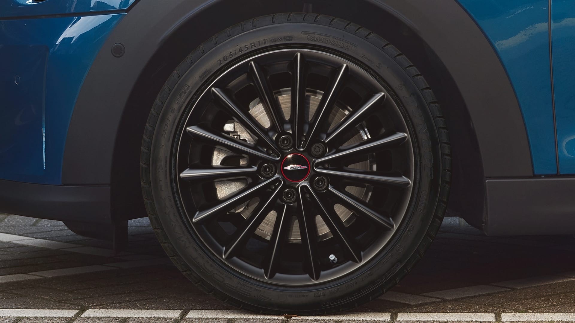 MINI 5-door Hatch – 17" JCW Multi Spole - Jet Black Matt